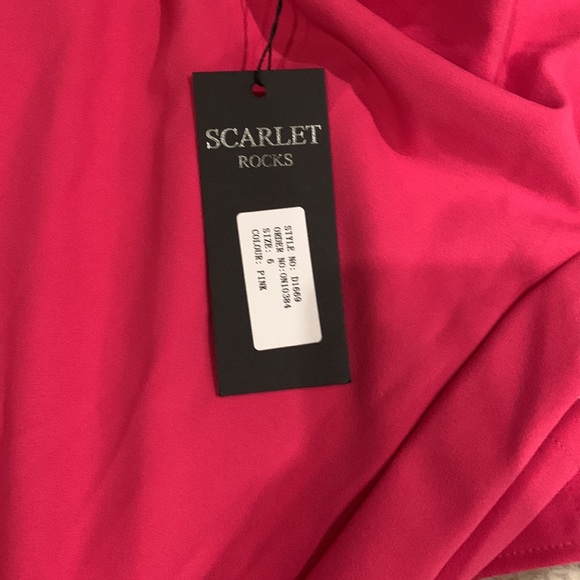 Has slot - Picture 3 of 4